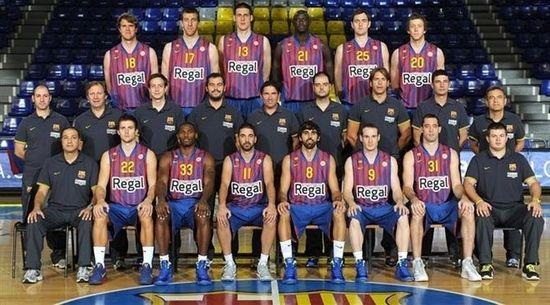 西班牙巴塞罗那篮球俱乐部集体照