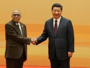 中国习近平与孟加拉国总统哈米德亲切握手