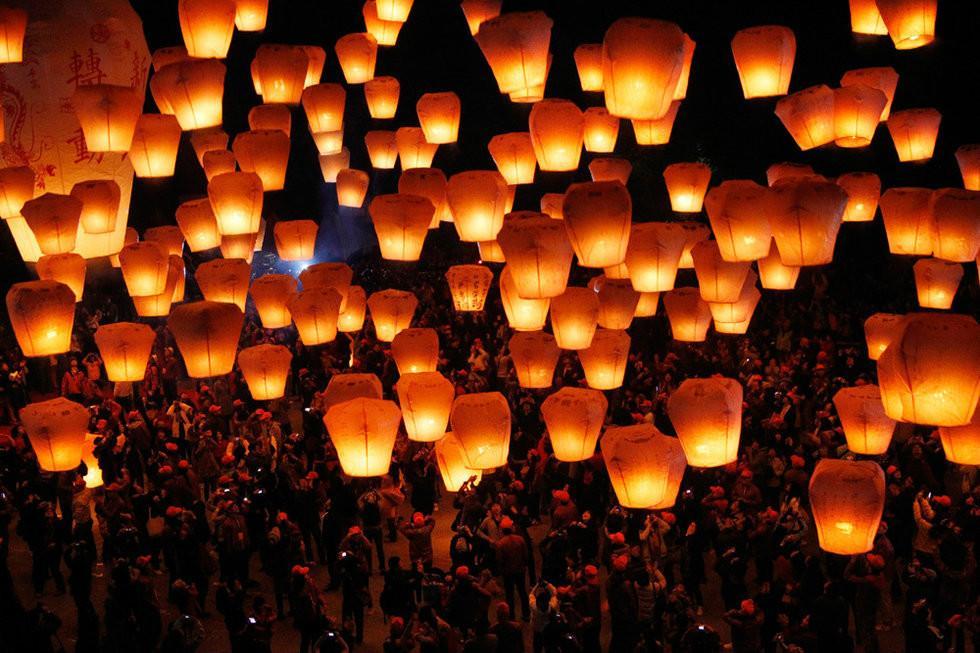 新北市平溪天灯节是台湾元宵节的重要庆典