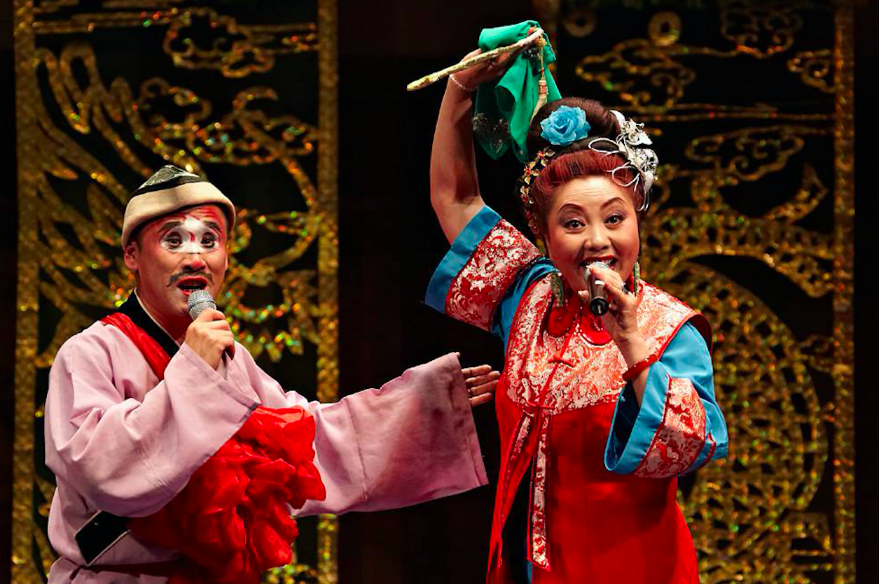 吉林省第八届二人转·戏剧小品艺术节开幕
